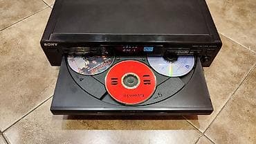 Musiqi mərkəzləri: Sony firması 5-disk oxudan pleer. Əyla kosmetik vəziyyətdə Əyla — 3