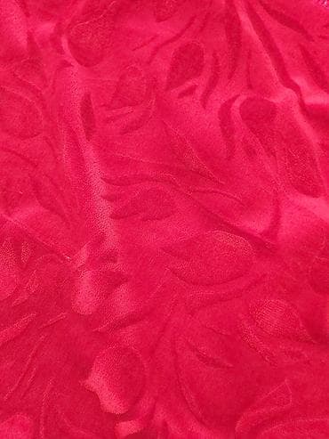 divan ve kreslolar: Divan uzu ve 2 kreslo uzu,seliqeli islenmus, tezeden ferqlenmir — 2