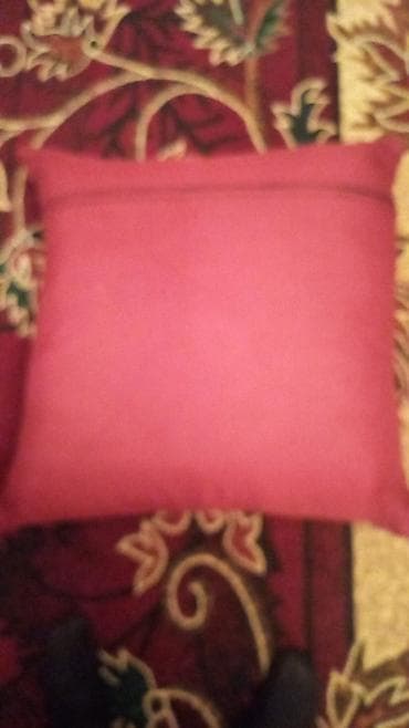 Dekorativ Sadə Yastıq