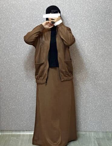 *Sport, Ətəkli Dəst.* *Parça: Nabuk.* *Ölçü: Standart: (38 40, 42, 44 lalafo.az -da *Sport, Ətəkli Dəst.* *Parça: Nabuk.* *Ölçü: Standart: (38 40, 42, 44