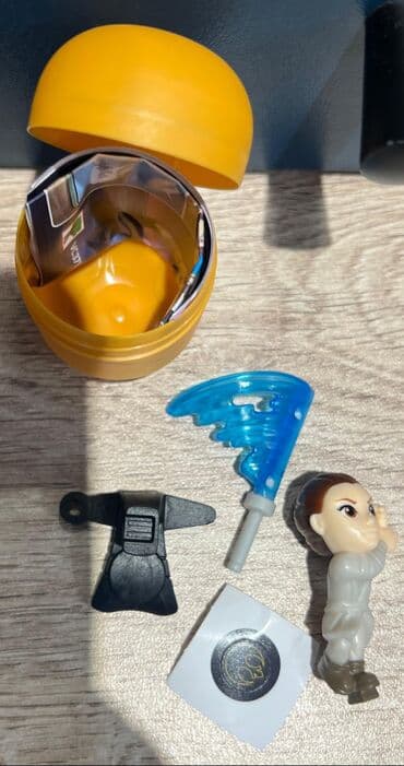 çeşki satışı: Star Wars fiqurları hər biri 3 manata satılır. Звёздные Войны Фигурки — 1