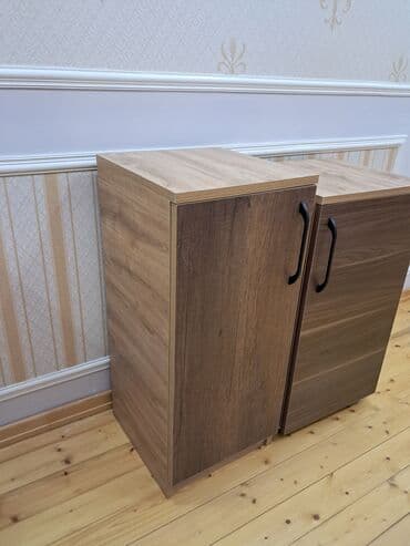 столик для кровати: Тумбы — 4