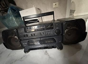 Klassik portativ musiqi mərkəzi – iki kasetli boombox - İnteqrə