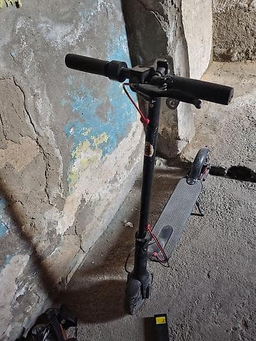 Мопеды, скутеры: Б/у Электросамокат 10", ≤ 250 Вт, 26 - 35 км/ч, Самовывоз — 2