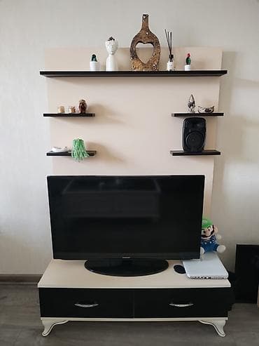 karaca azerbaycan endirimler: Düz TV altlığı, Polkalı, Laminat — 1