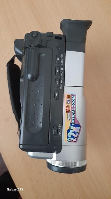 Samsung VP-W90 Hi8 (8mm) videokamera Xüsusiyyətlər: - Kaset formatı — 3