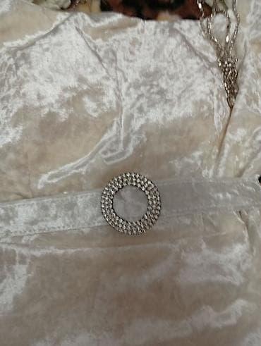 Aksesuarlar: Zərif ziyafət/gecə geyimi 1 dəfə istifadə olunub - Rəng — 5