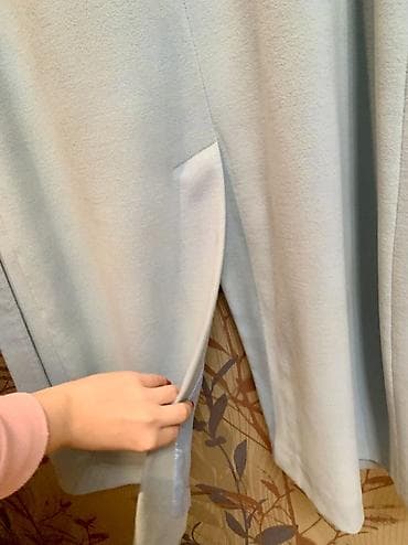 muncuqdan canta: İstanbuldan alınıb və sadece 1dəfə geyinilib. Rengi aciq mavi. Razmeri — 9