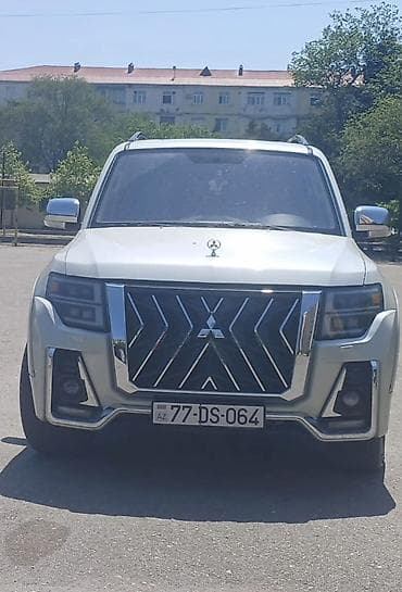205 65 16: Mitsubishi Pajero: 3.8 l | 2013 il 25200 km Ofrouder/SUV — 5