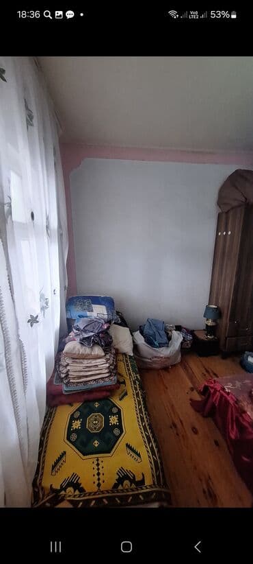 kupcali həyət evləri: Həyət evi – geniş eyvanlı kupcali 6 sot - Ön tərəfdə iri, sütunlu — 4