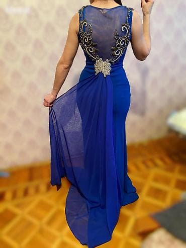 Cinslər: Zərif gecə/libas – kral mavisi rəngdə - Bədənə oturan siluet, yandan — 1