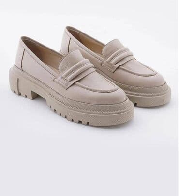 qara mokasinlər: Ölçü: 39, İşlənmiş — 1