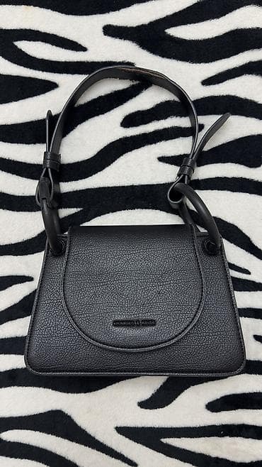 tekerli sumkalar: Çiyin çantası, Charles & Keith — 2
