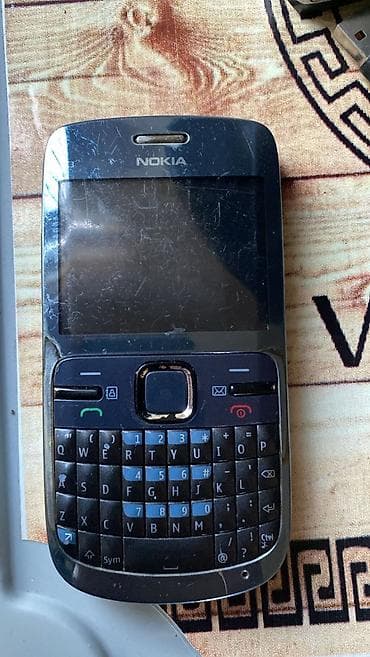 ipad mini 3: Nokia C3 — 3