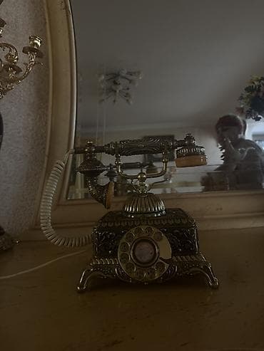 Retro masa telefonu – klassik rotary (fırlanan) yığma diski ilə -