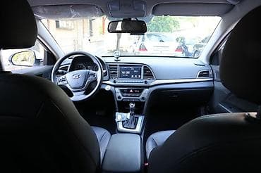 mitsubishi lancer evolution: Hyundai Elantra: 1.6 l | 2017 il Sedan — 9