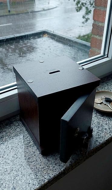 ag qapı: Kilidli pul qutusu Çatdırılma✅️ Rayonlara göndərmə✅️ taxta korpuslu — 2