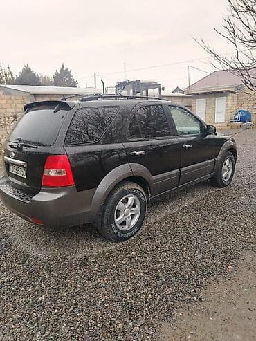 Kia Sorento – tam ölçülü SUV Əsas xüsusiyyətlər: - Kütləvi kuzov