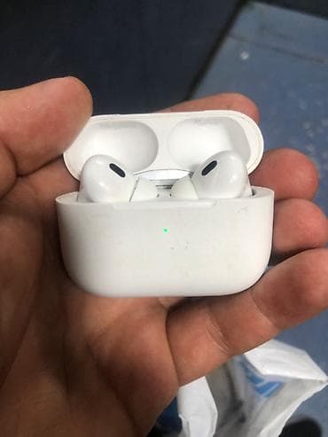 apple macbook: 🍎 Apple AirPods Pro 2 (USB-C) Original Satılır. Qulaqlıq tam işlək — 4