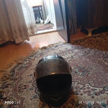 7 yerlik avtomobillər: - Rəng: mat qara üzərində mavi qrafika - Korpus: aerodinamik, tam üzlü — 1