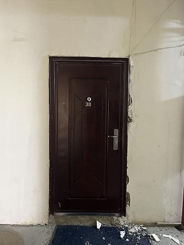 Ворота и комплектующие: Təcili satılırr!!!! Daxili giriş qapısı – tünd qəhvəyi rəngdə — 1