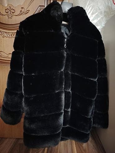 Qara rəngli süni kürk qadın paltosu - Material: yumşaq, sıx toxumalı — 1