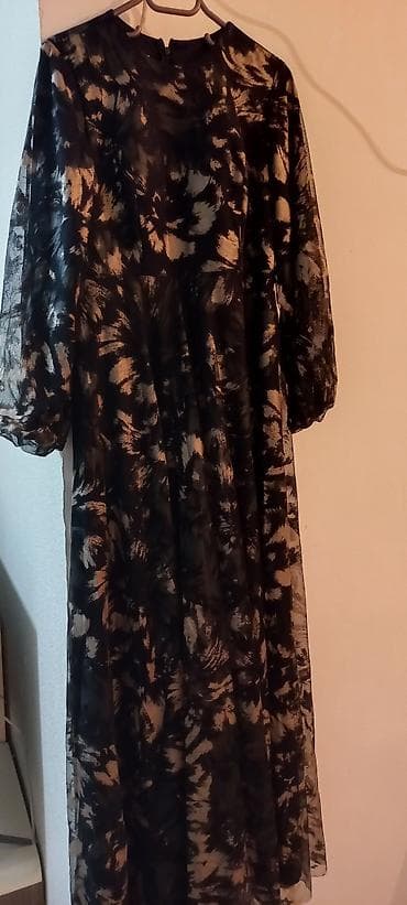 Qadın geyimi – şifon maxi don - Rəng: qara fon üzərində bronz/narıncı