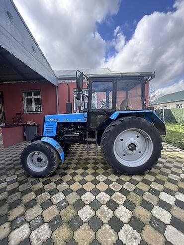 bentley bentayga 6 at: Belarus 82.1 (MTZ-82) traktor • 4x2 təkər formulu, ön çəngəl çəkisi — 2