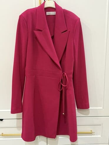 Qadın üst geyimi – tünd çəhrayı rəngdə, kəmərli Cəmi bir defe lalafo.az -da Qadın üst geyimi – tünd çəhrayı rəngdə, kəmərli Cəmi bir defe