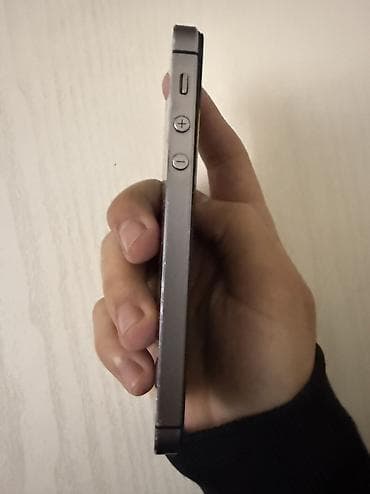 IPhone 5s, 16 GB, Space Gray — 6