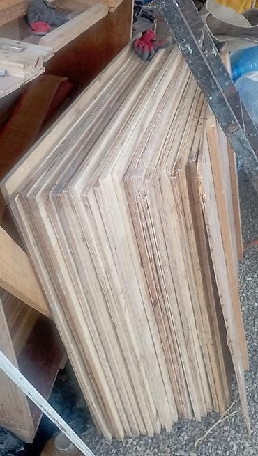 taxtalar: Məhsul: Taxta lövhələr fanerkalar 1.20 nin 1 metreye bir ededi 6 manat — 2