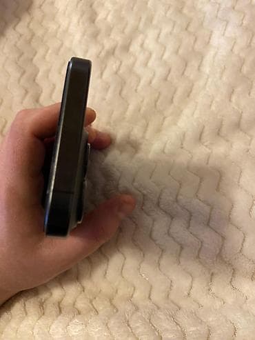 iphone oxşar telefonlar: IPhone 15 Pro, 256 GB — 4