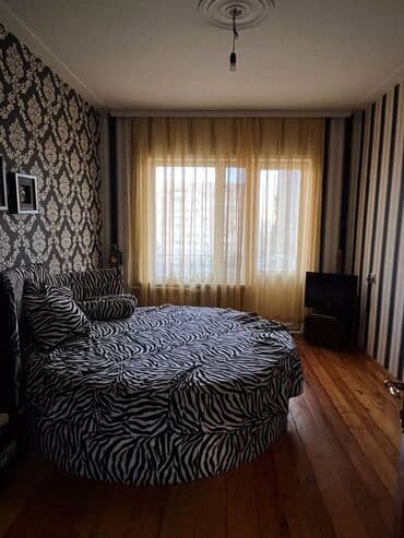 ist petrol tbilisi prospekti: Bakı, 4 otaqlı, Köhnə tikili, m. Xalqlar Dostluğu, 100 kv. m — 2