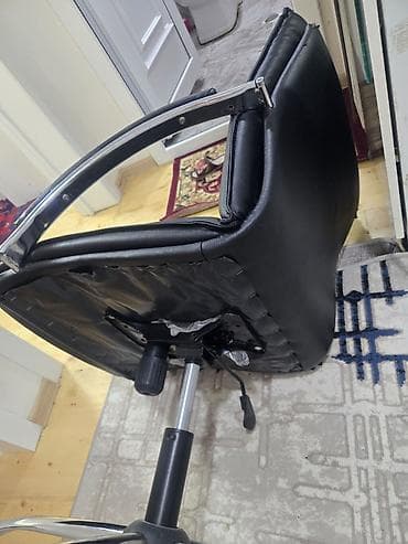 kamputer masa ustu: Hec bir problemi yoxxur.ofis stolu,ders calisma stoludur.asagi enib — 3