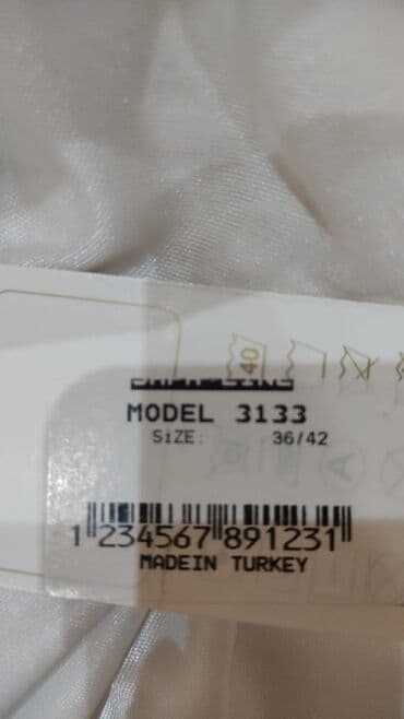 esger papagi: Hec geyinilmiyib. etiketi bile ustundedi. razmer kicik olduguna gore — 4