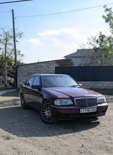 Mercedes-Benz C 200: 2 l | 1999 il Sedan