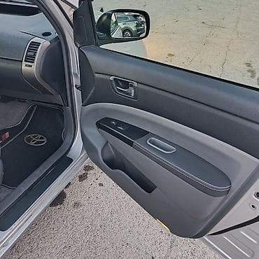 ucuz afdamabil: Toyota Prius (2-ci nəsil) hibrid hetçbek – gümüşü rəng. Xüsusiyyətlər — 8