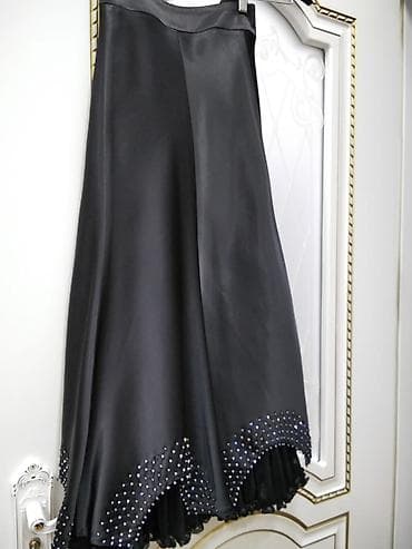 Ətəklər: Qara zərif ətək - Parıltılı atlas effekti verən yumşaq toxumalı parça — 1
