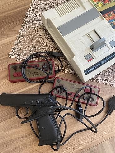 Digər oyun və konsollar: Dendy Junior oyun konsolu dəsti Komplekt: - Dendy Junior 8-bit konsol — 4
