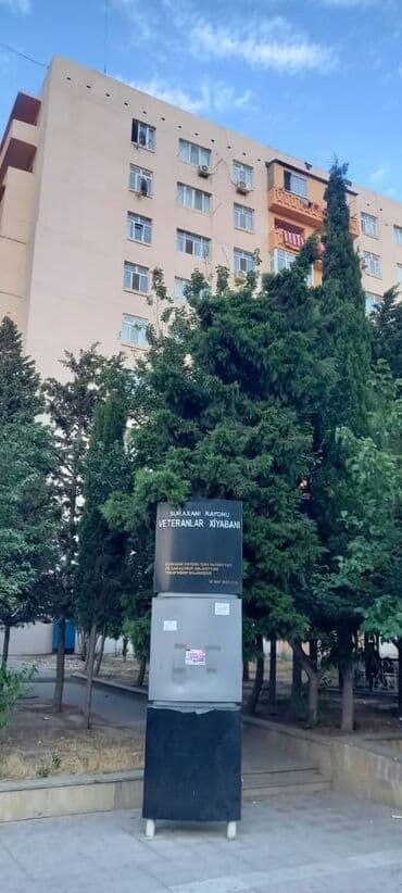 bina az kiraye evler 9 mkr: Bakı, Qaraçuxur qəs., 2 otaqlı, Köhnə tikili, 55 kv. m — 8