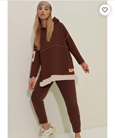 Jiletlər: Qadınlar üçün iki hissəli sport dəst - Rəng: tünd qəhvəyi, krem — 1