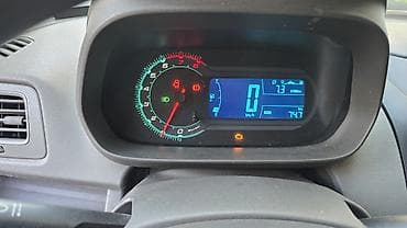 masin salonlari: Chevrolet avtomobili üçün salon – sükan və mərkəzi konsol görünüşü — 8