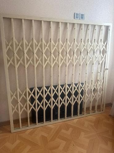 Dəmir reşotka acılıb bağlanan uzunluq 166sm, eni 175 - Material — 2