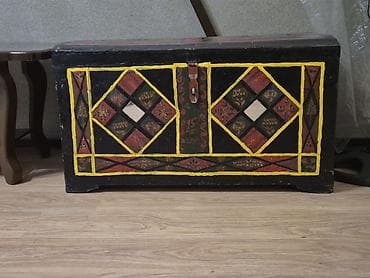 Əl işi taxta sandıq – dekorativ rəngli naxışlı - Material: bərk