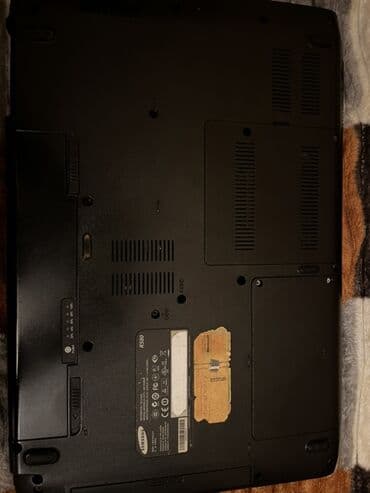 Samsung: Samsung noutbuk Xüsusiyyətlər: - Ekran: təxminən 15.6" - Prosessor — 7