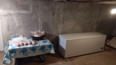 Şirniyyat məhsulları: •Təmiz Bütov Kənd Toyuğu 1) Rus istehsalatı olan 600litr həcmi — 3