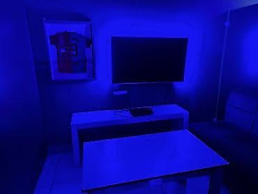 playstation 4 pro oyunları: PlayStation oyun zalı – rahat lounge və neon dizayn Hazır Biznes — 2