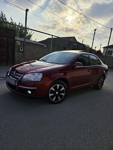 volkswagen: Volkswagen Jetta: 1.6 l | 2010 il Sedan — 1
