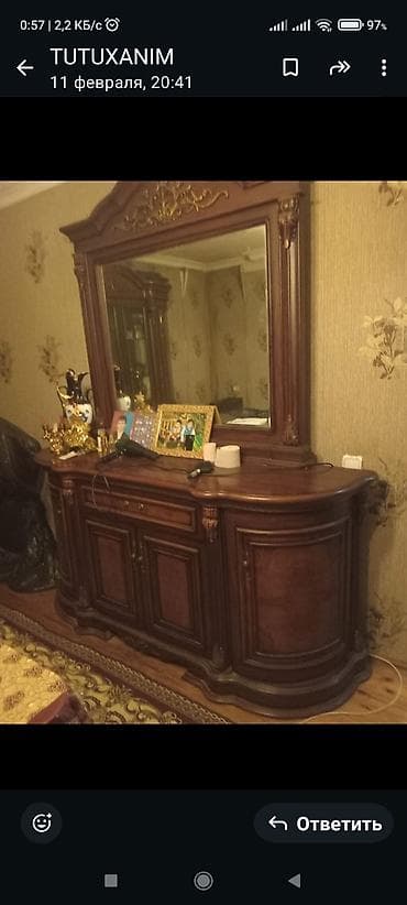 Klassik üslubda qonaq otağı üçün 2 hissəli mebel dəsti. 1)