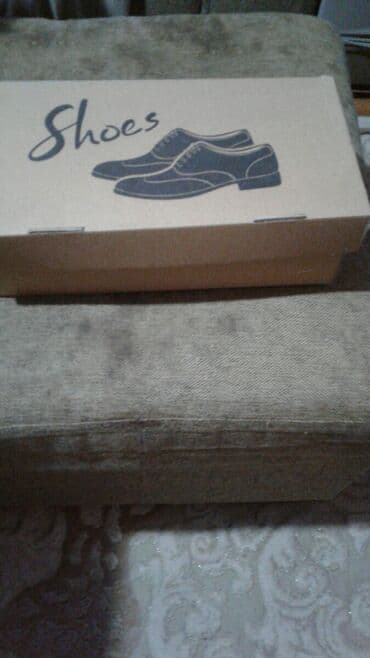 Aş qazanı: Kishi ucun ayaqqabi satılır tezedi temiz deridi razmer 40 qiymeti 40 — 2